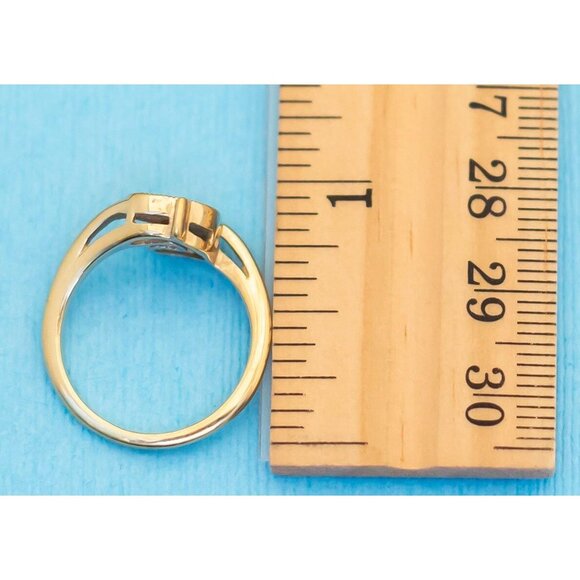 Vintage Abstract Gold Tone Ring by Avon Size 6 3/4 N22 - Picture 3 of 3